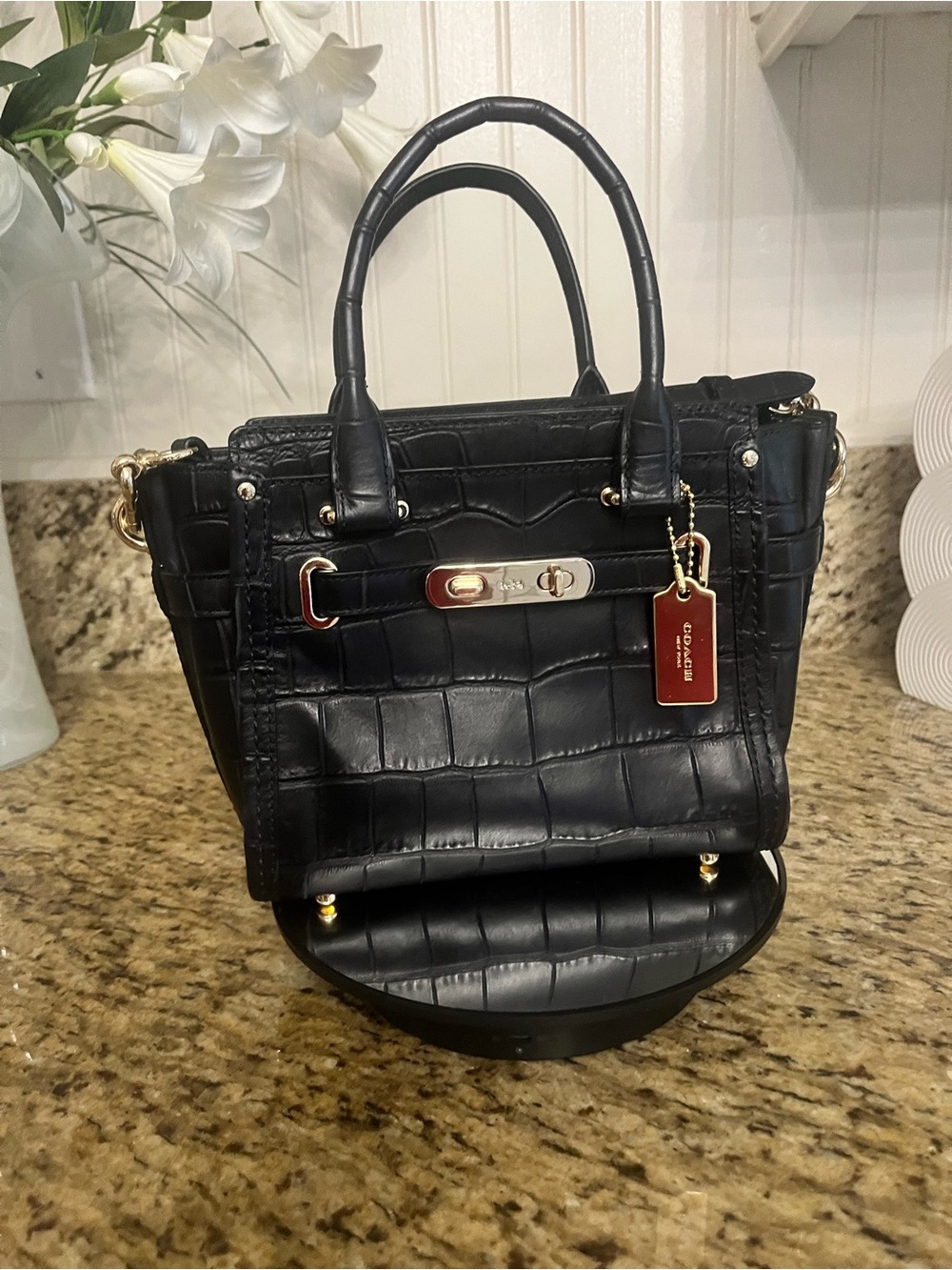 EUC Coach Swagger 20 mini satchel/crossbody - Picture 2 of 12